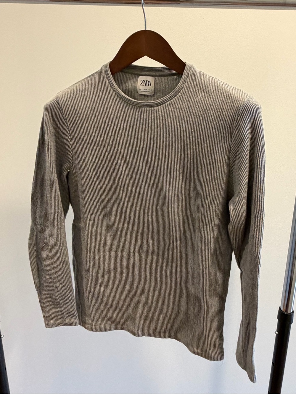 Zara Men’s Ribbed Crewneck Sweater — Gray
